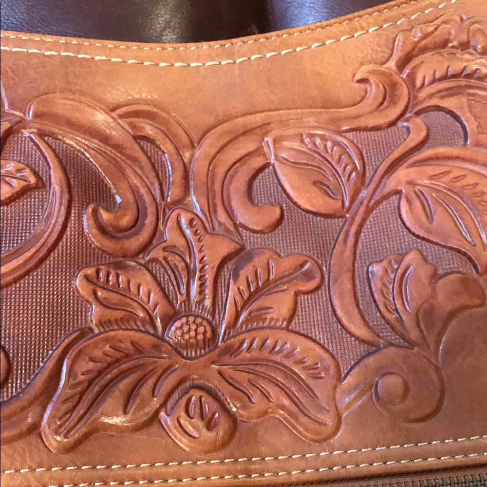 Tooled leather look boc purse - Picture 2 of 9